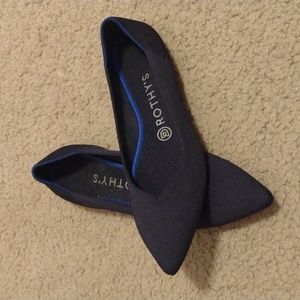 Pointy toe Navy Rothys, size 9